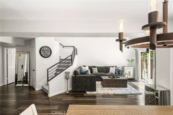 Anaheim Hills, CA 92808,711 S Glenhurst DR