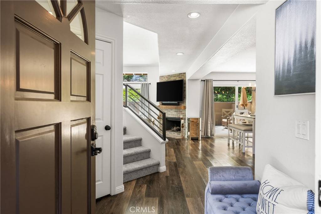 Anaheim Hills, CA 92808,711 S Glenhurst DR