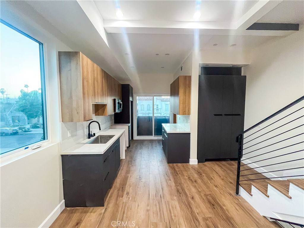 3020 Virginia RD, Los Angeles, CA 90016