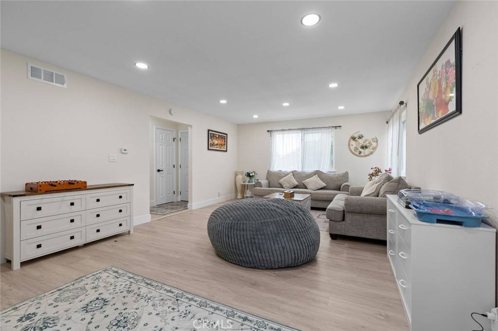 Orange, CA 92869,4424 E Sycamore AVE