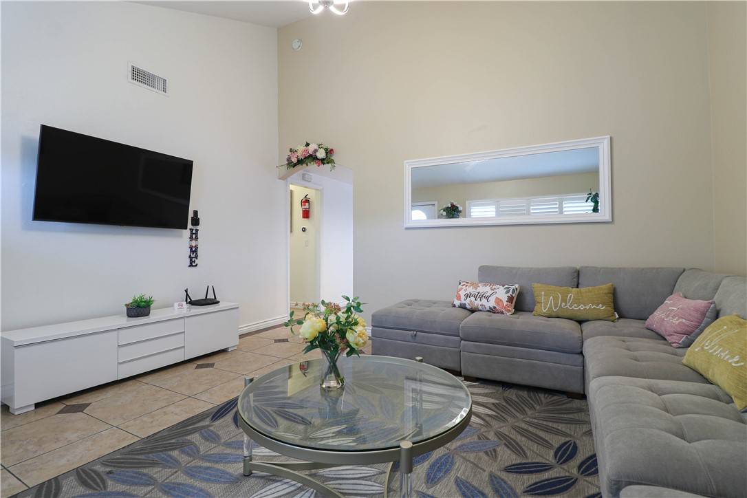 Fountain Valley, CA 92708,10629 El Este AVE