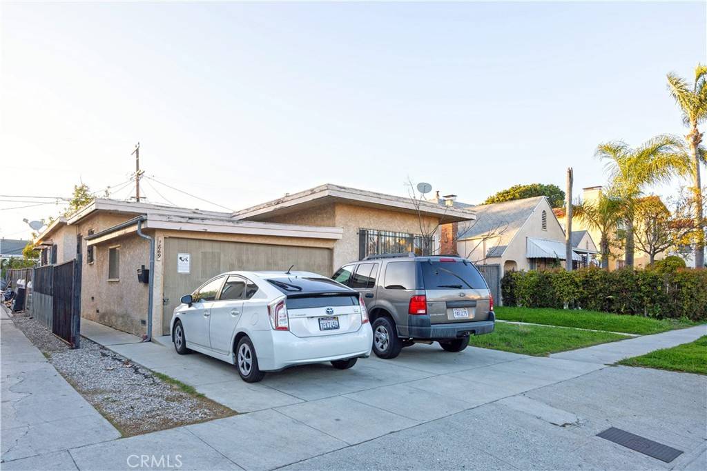 Los Angeles, CA 90019,1867 S Cochran AVE