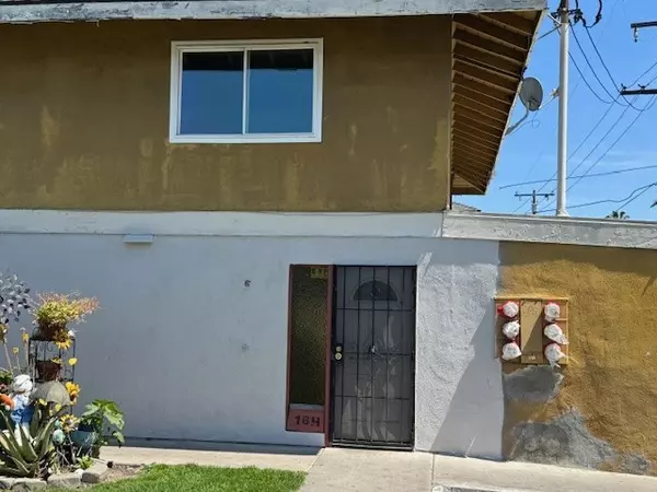 631 S Fairview ST #16H, Santa Ana, CA 92704