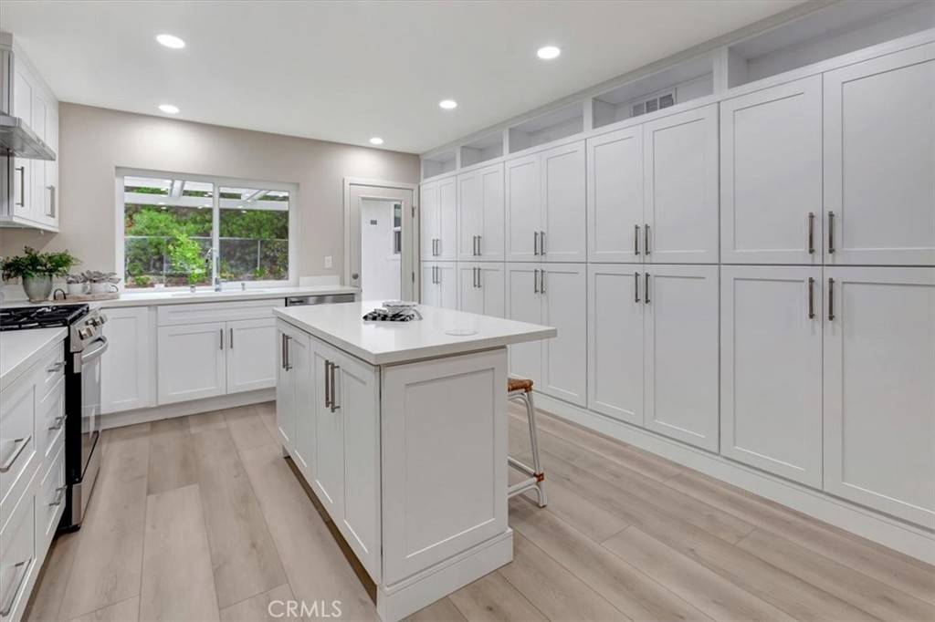 Mission Viejo, CA 92691,23052 Via San Gabriel
