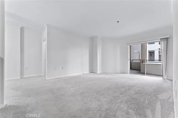 Long Beach, CA 90813,838 Pine AVE #303