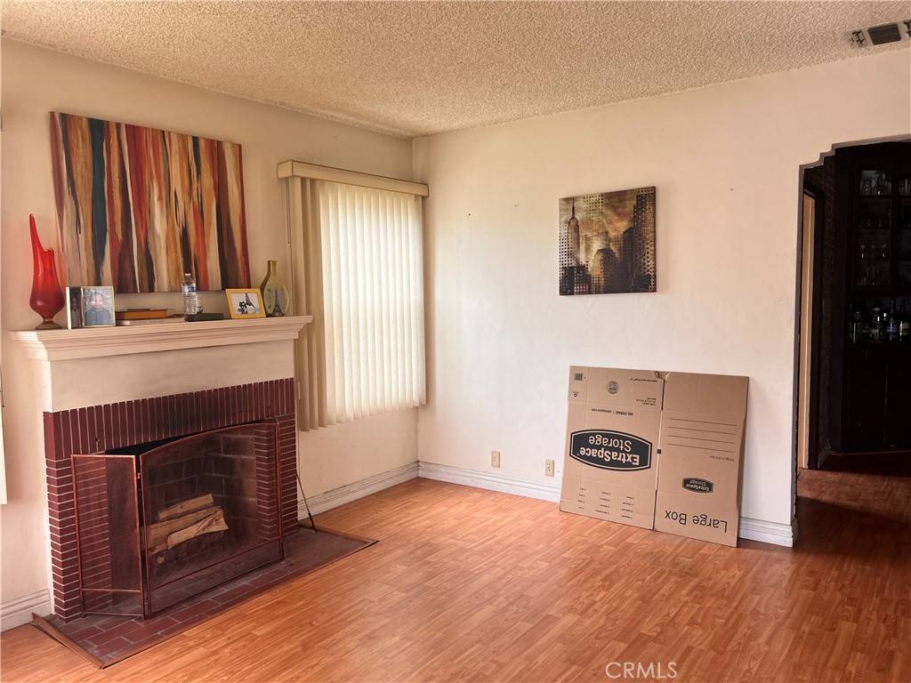 Compton, CA 90221,1423 S Poinsettia AVE