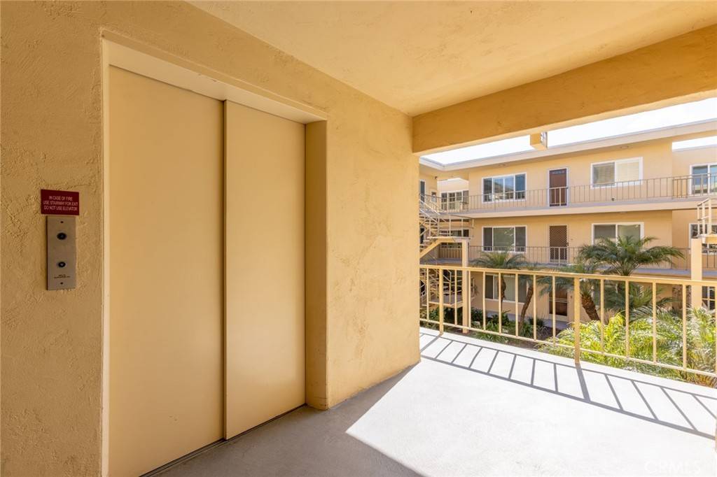 Long Beach, CA 90807,3695 Linden AVE #3B