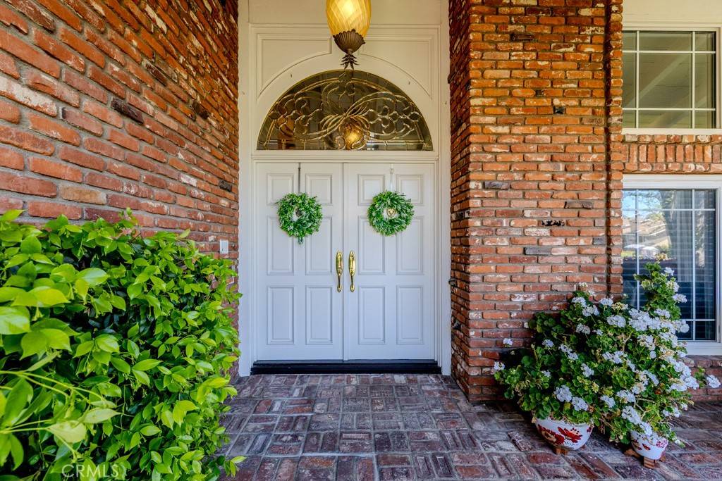Villa Park, CA 92861,10712 Dorothy CIR
