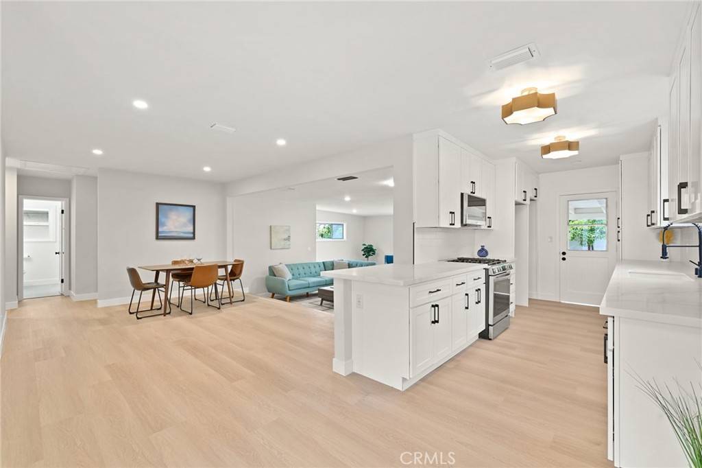 Orange, CA 92867,347 E Barkley AVE