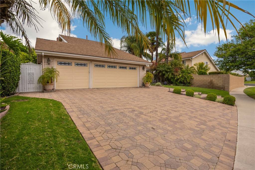 Placentia, CA 92870,301 Blueridge DR