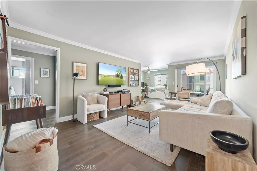 Long Beach, CA 90803,2302 2nd St #3D