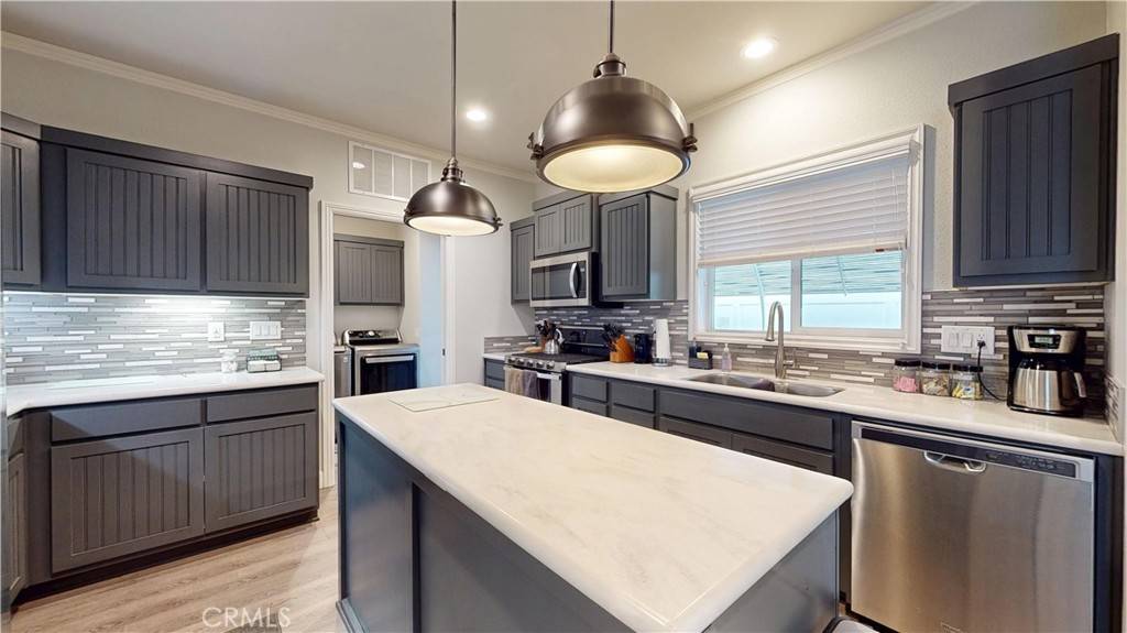 Long Beach, CA 90810,3595 Santa Fe AVE #215
