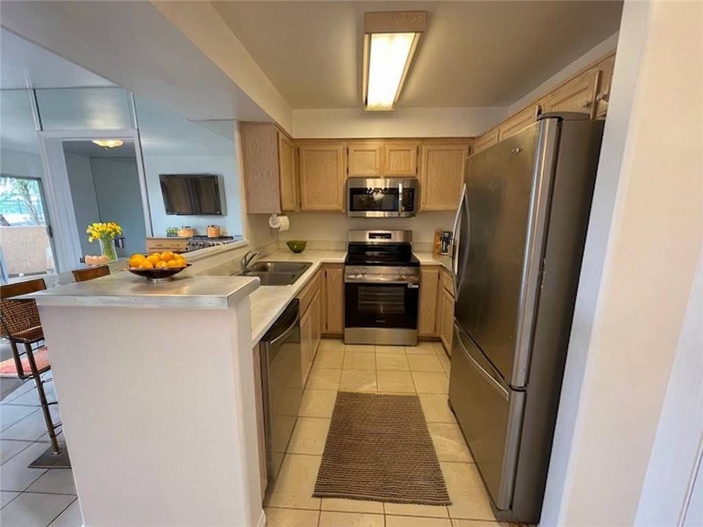 Downey, CA 90241,11410 Brookshire AVE #114