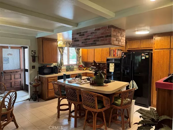 Costa Mesa, CA 92626,865 Loma CIR
