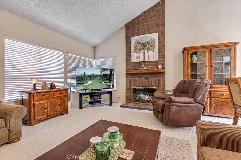 Yorba Linda, CA 92886,4466 Rainbow LN