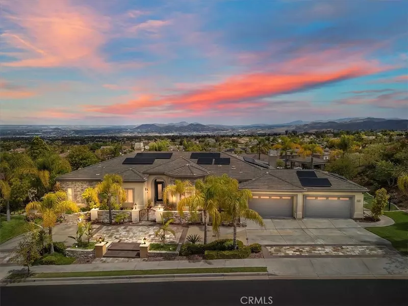 4063 Suzie CIR, Corona, CA 92881