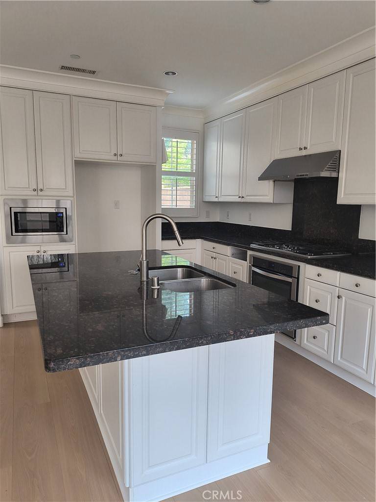 Irvine, CA 92620,203 Holbrook