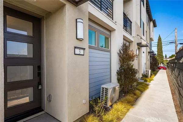 Placentia, CA 92870,1590 E Hermosa #3