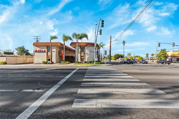 Anaheim, CA 92804,2601 W Ball RD #101