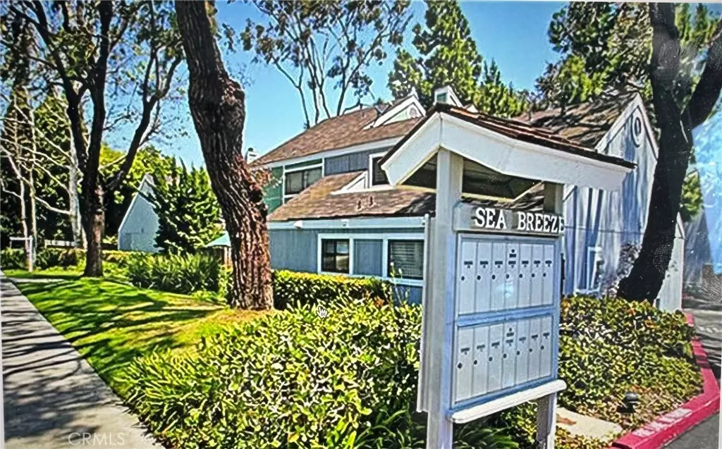 Costa Mesa, CA 92627,1036 Sea Breeze DR #4