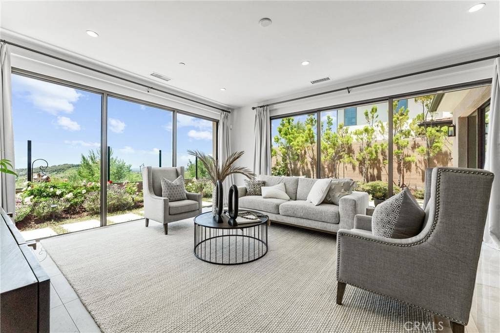 Irvine, CA 92602,147 Oceano