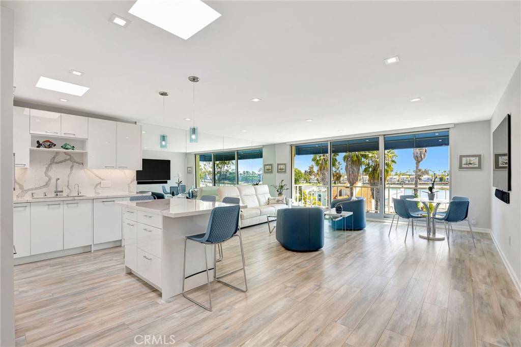 Long Beach, CA 90803,383 Bay Shore Ave. #407