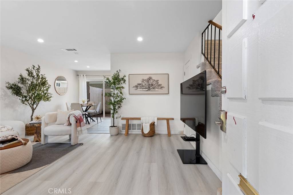 8482 Benjamin DR #10, Huntington Beach, CA 92647