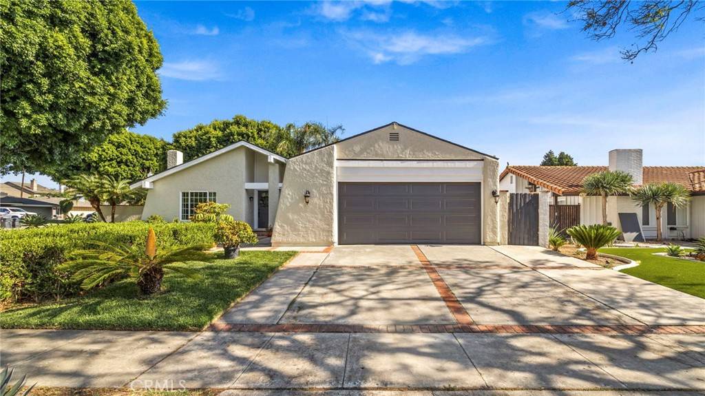Santa Ana, CA 92706,902 W Orange RD