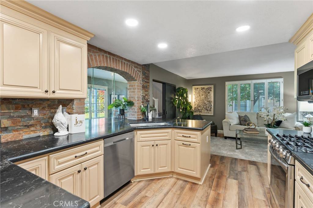 Yorba Linda, CA 92887,21340 Via Del Puma