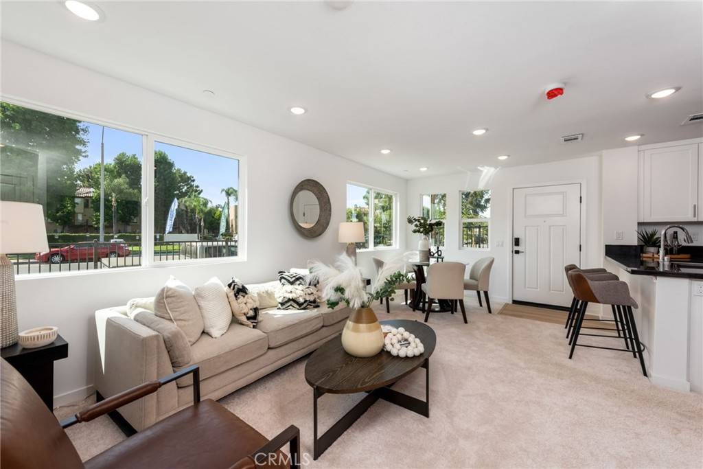 Colton, CA 92324,1112 Santo Antonio DR