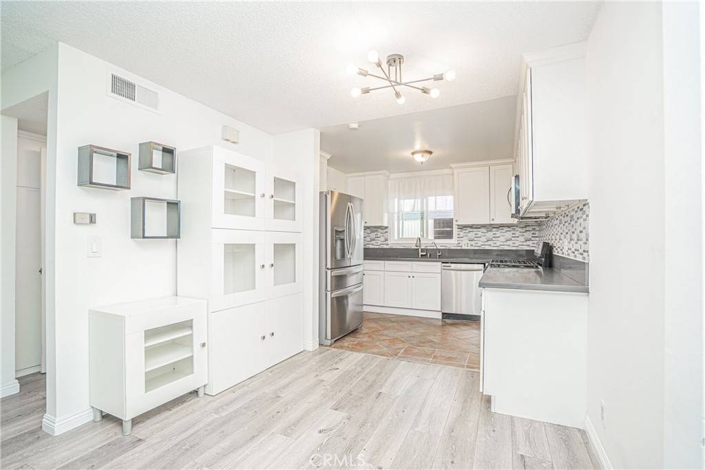 Buena Park, CA 90621,8172 Ferguson Green