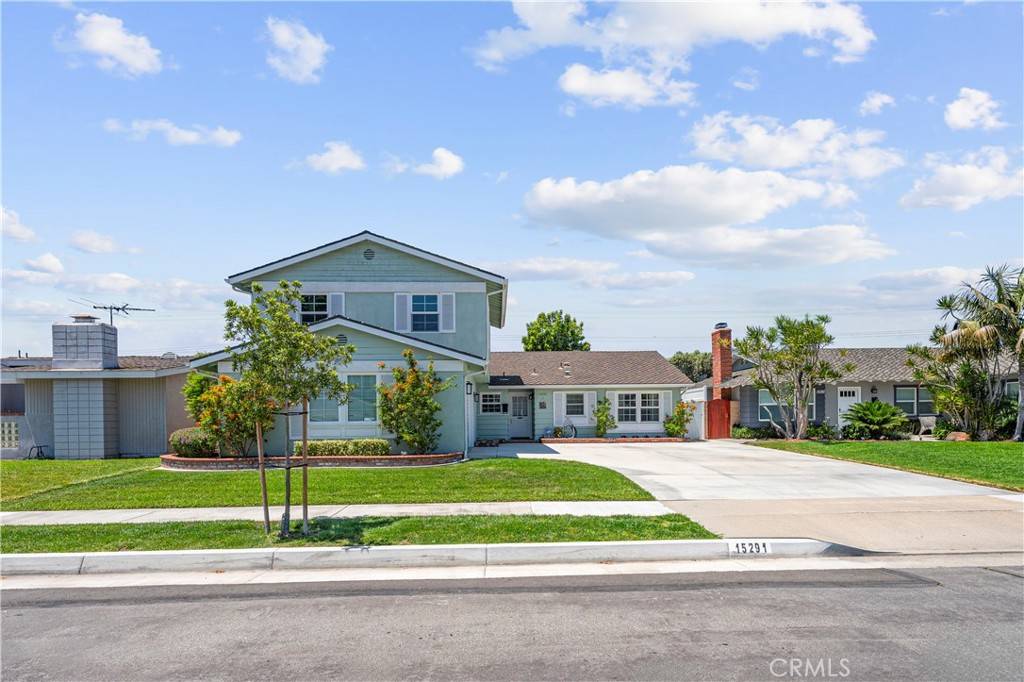 15291 Newcastle LN, Huntington Beach, CA 92647