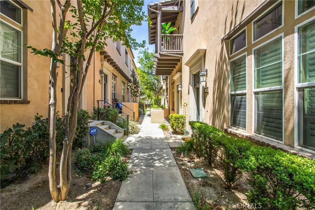 Corona, CA 92883,4428 Owens ST #103