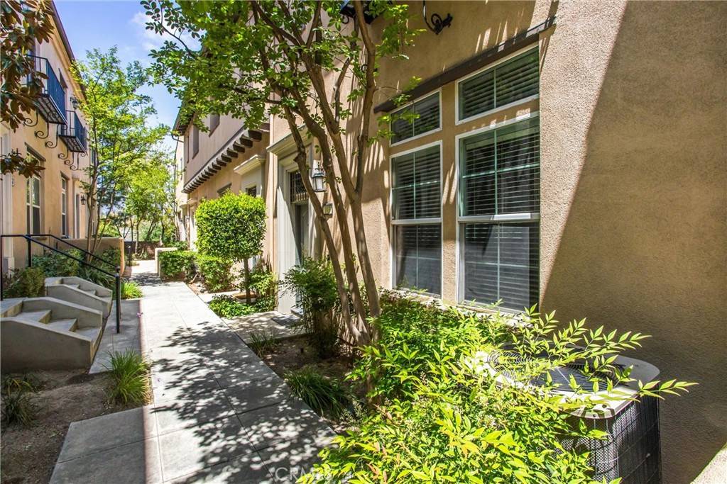 Corona, CA 92883,4428 Owens ST #103