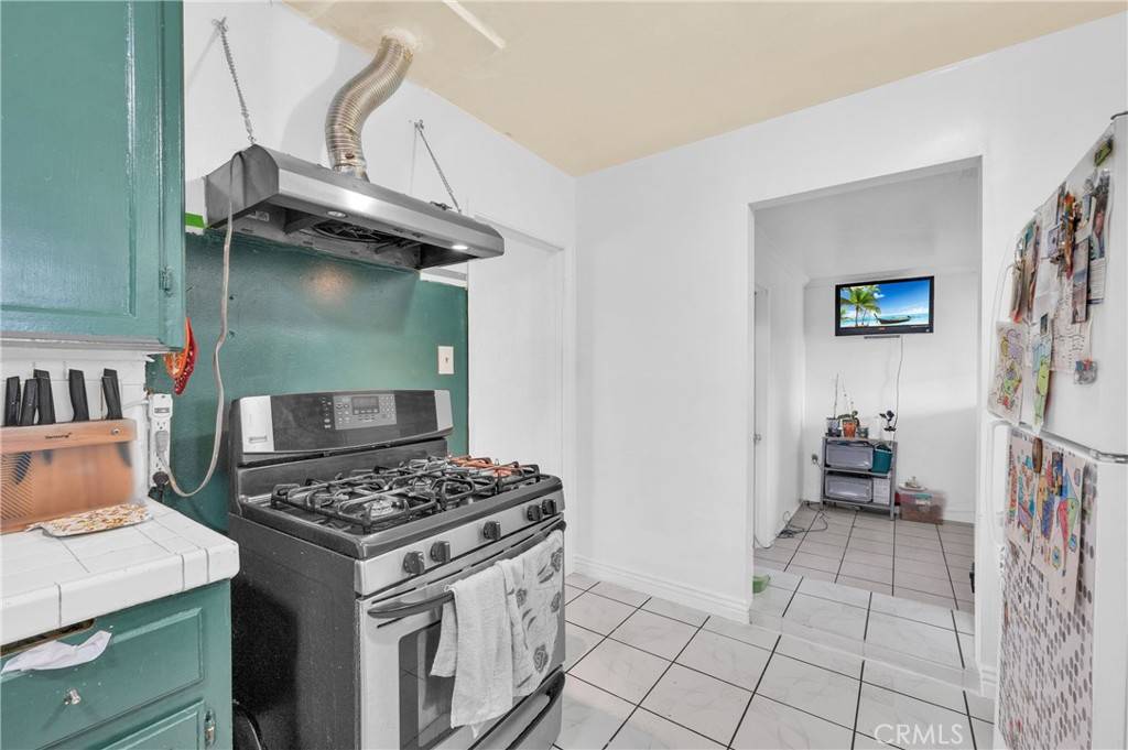 Santa Ana, CA 92703,1619 W 11th ST