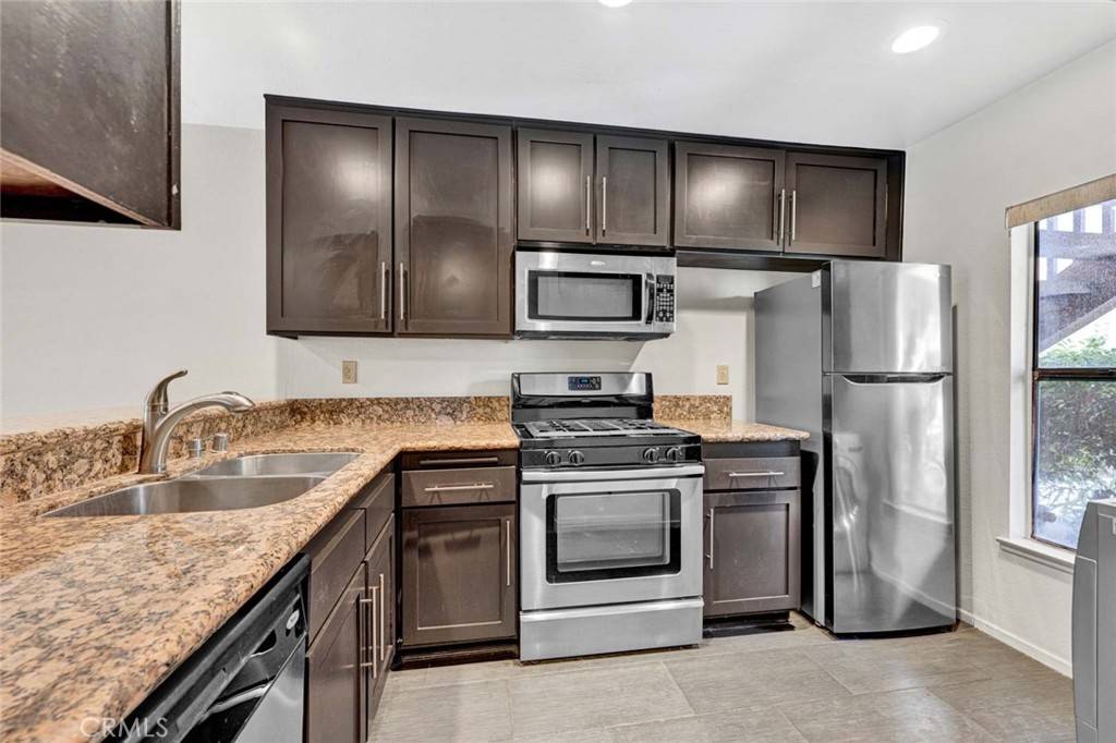 Irvine, CA 92618,326 Tangelo #323