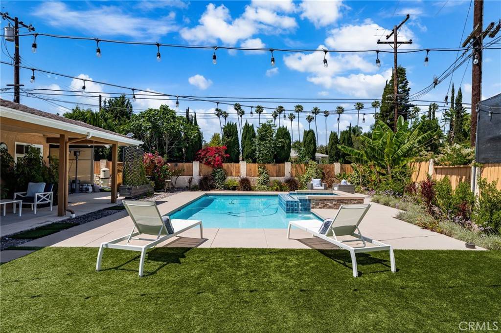 Fullerton, CA 92835,321 W Hermosa DR