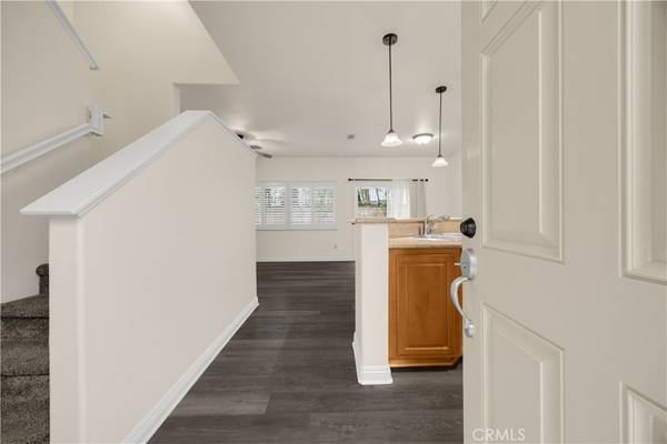 Redlands, CA 92373,93 Kansas ST #705