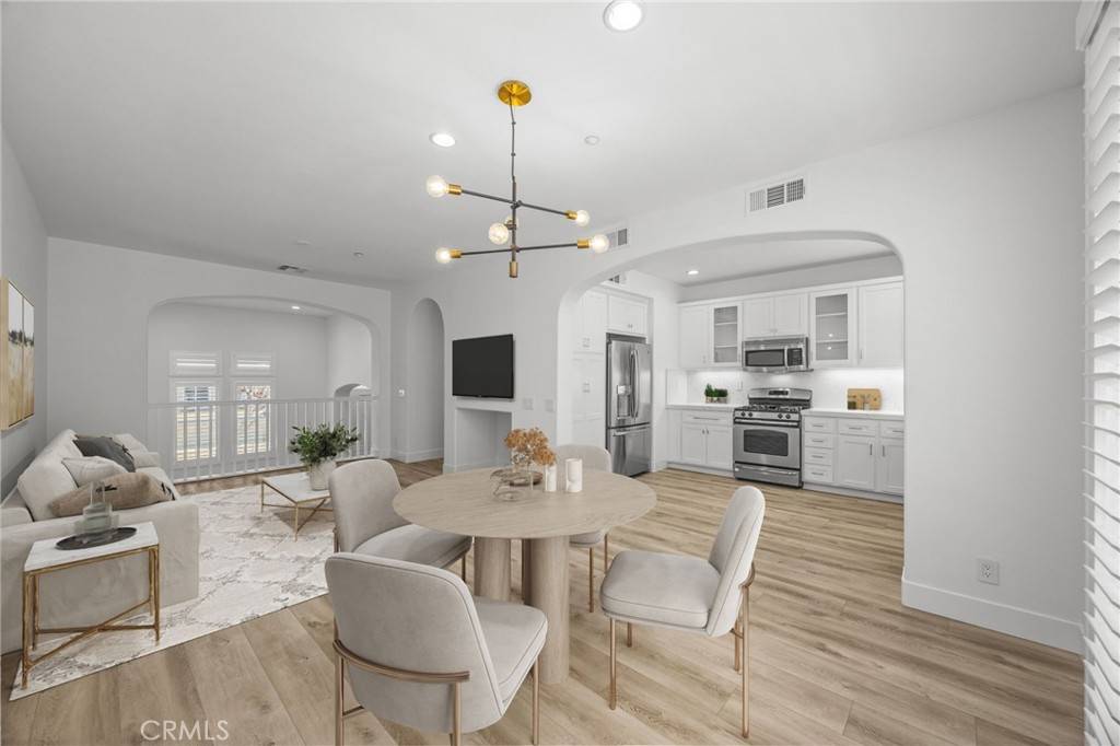 Corona, CA 92883,4436 OWENS #105
