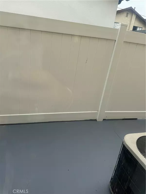 Los Alamitos, CA 90720,4302 Howard #3