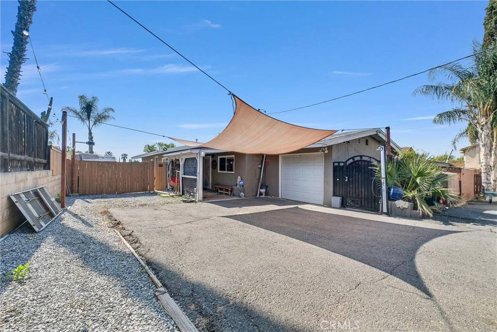 Redlands, CA 92374,24 S La Salle ST