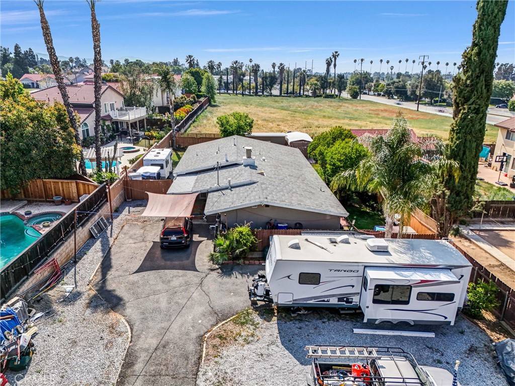Redlands, CA 92374,24 S La Salle ST