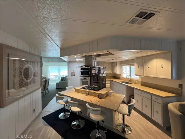 Anaheim, CA 92801,1919 W Coronet AVE #143