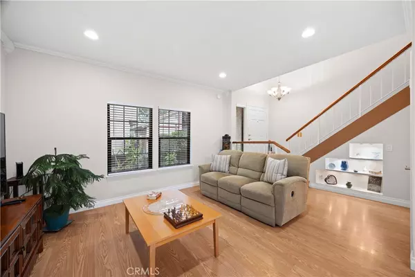 Placentia, CA 92870,337 E Chapman AVE #A