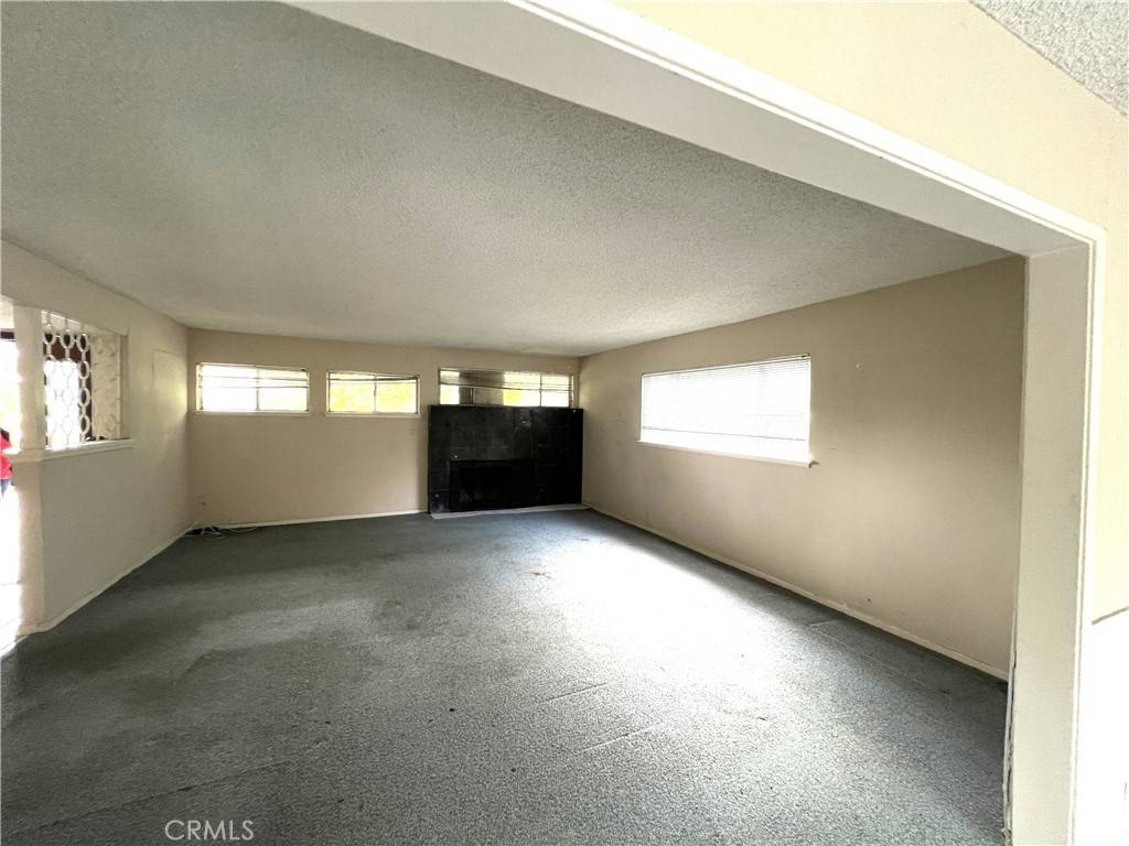 Costa Mesa, CA 92626,3051 Madeira AVE