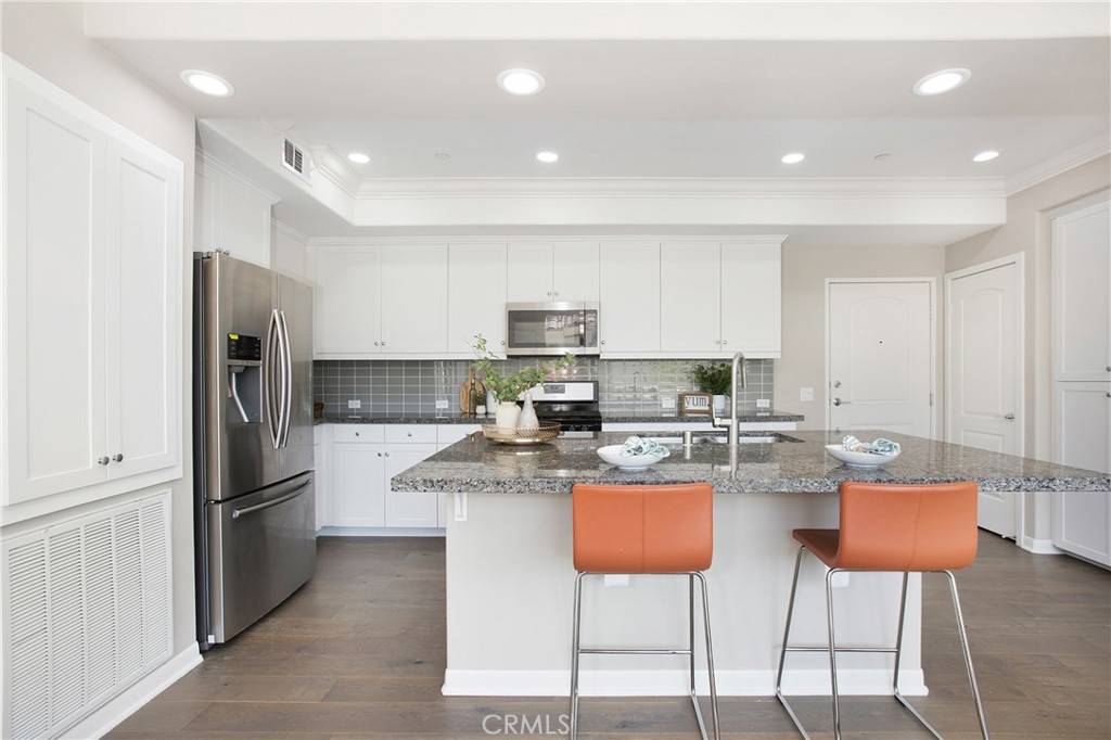 Brea, CA 92823,402 Maravilla LN