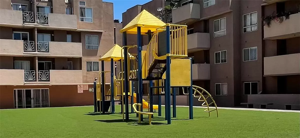 Santa Ana, CA 92701,450 E 4th ST #124