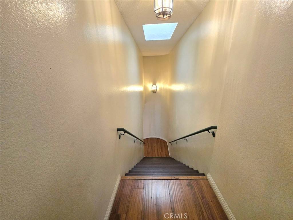 Los Angeles, CA 90004,3361 W 1st ST