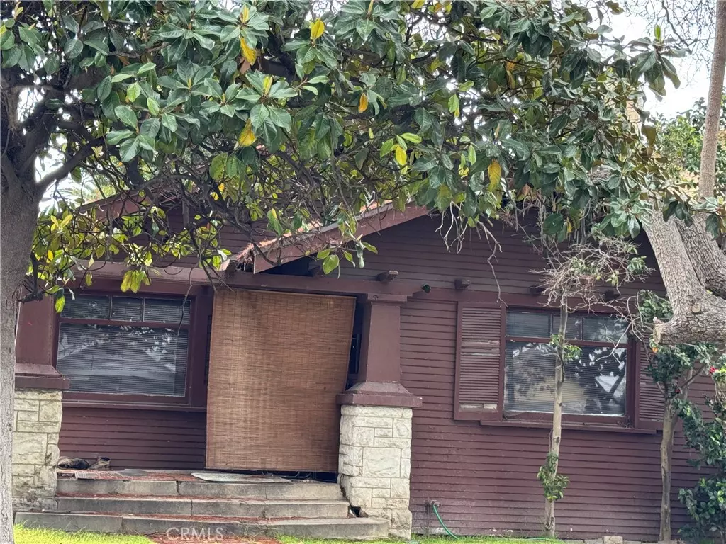 Long Beach, CA 90813,1334 E 9th ST