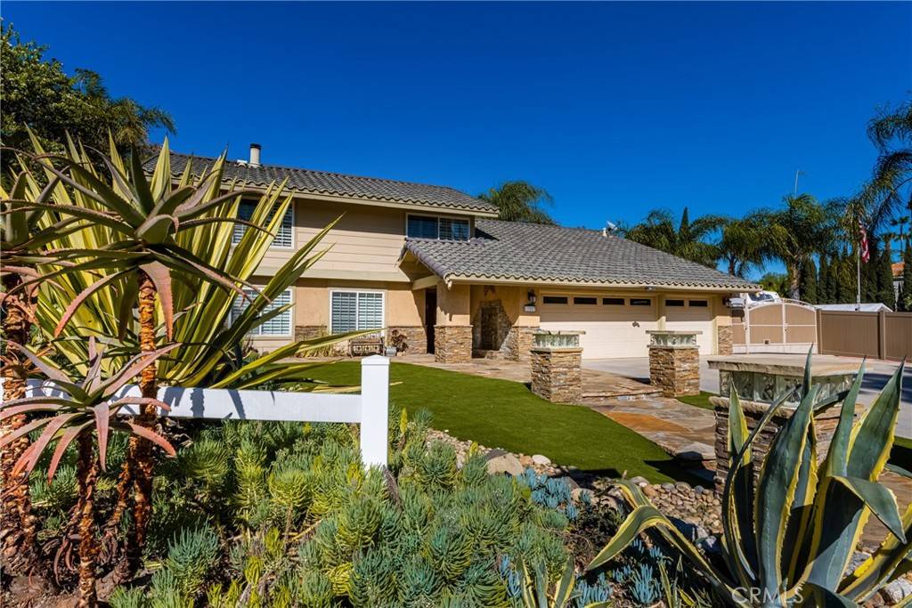 Yorba Linda, CA 92886,17927 Sun Hill DR
